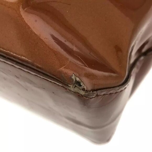 LOUIS VUITTON Reade PM Bronze Monogram Vernis Handbag - Picture 5 of 13